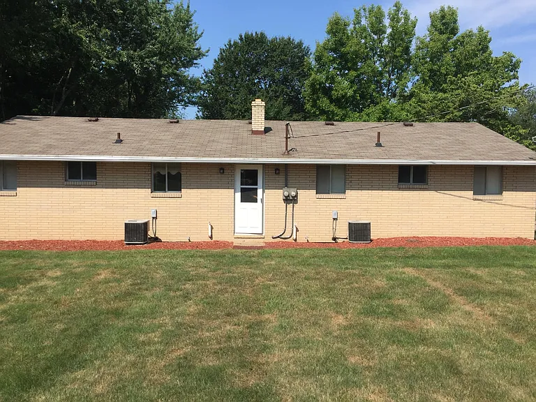 224 Sippo Ave NW — Photo 2