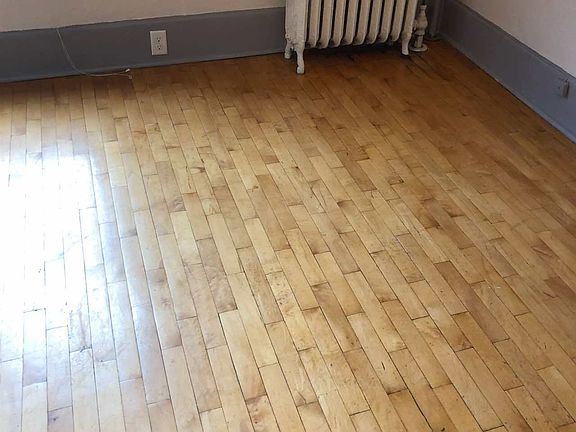 3rd image of 524 Jefferson St #10935640