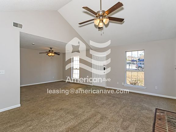 1474_004_living_room_14209322.jpg