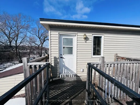 37 Dee Ave, Toronto, ON M9N 1S8