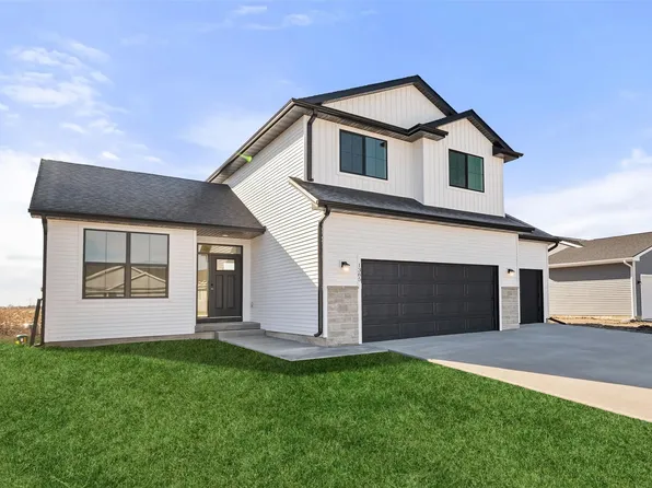 1385 Cedar St, Waukee, IA 50263