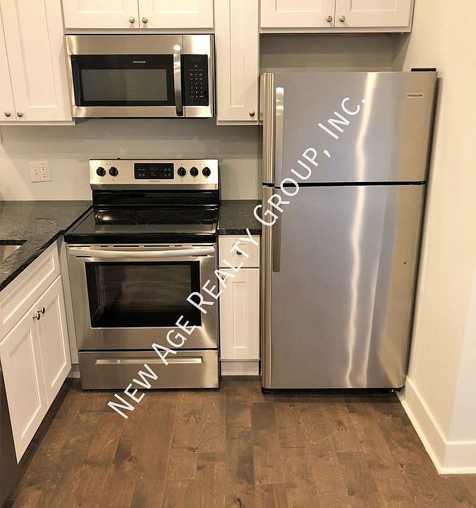 1st image of 3713 Haverford Ave Unit 2R