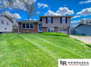 12633 Holmes St, Omaha, NE 68137