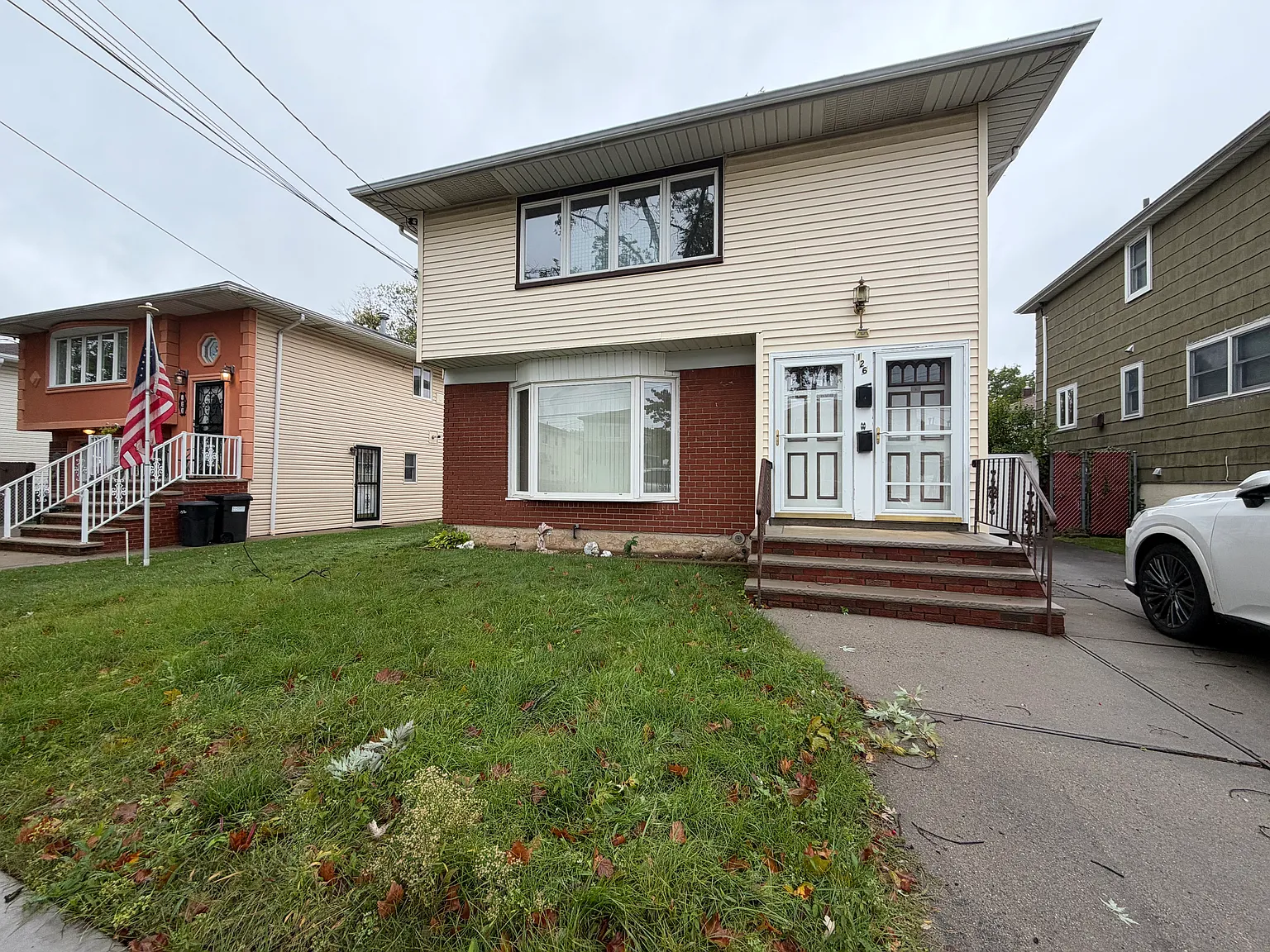3 bed, 1000 sqft, $2,800 — Photo 1