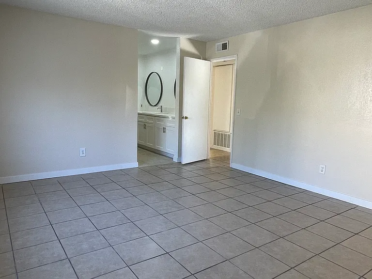 1126 W Ralston St #A — Photo 10