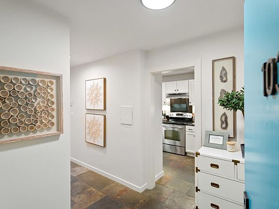 4th image of 1687 Bayridge Way APT 103