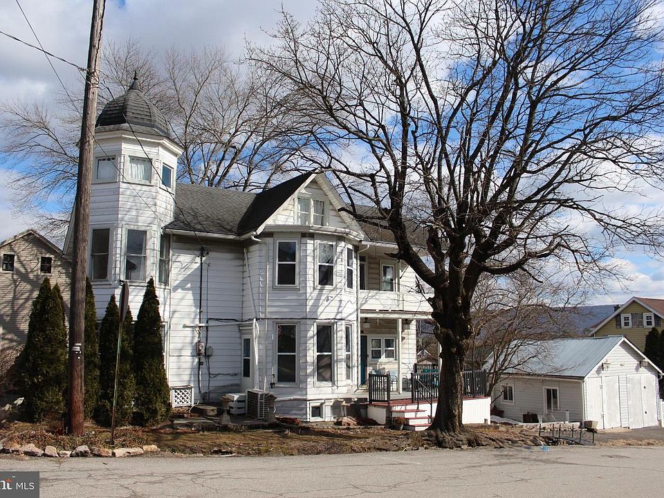 1st image of 2 E Grand Ave