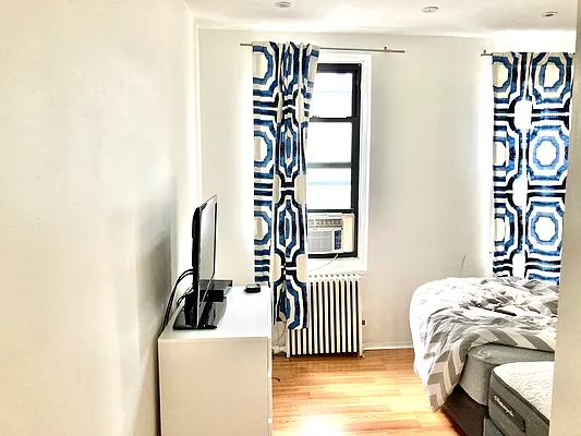Rented by Compass | media 7