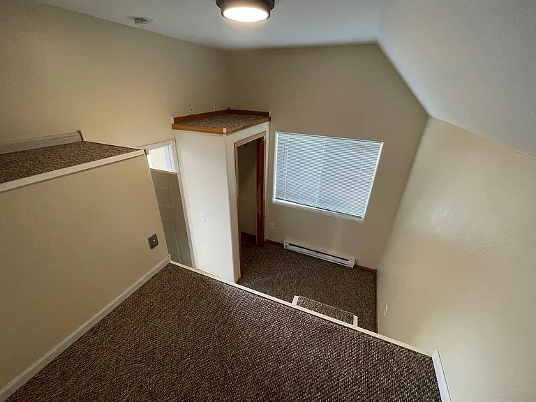 416 N 15th Ave E — Photo 11