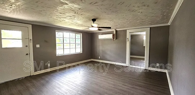 1001 Burton Ave — Photo 3