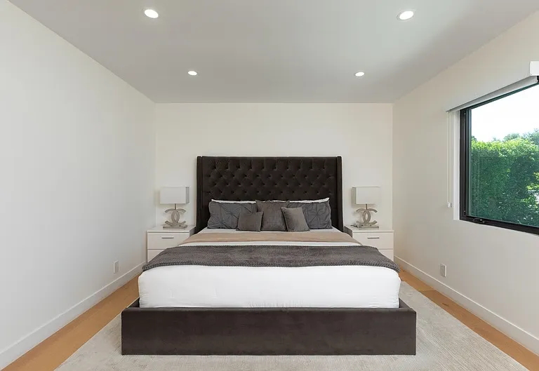 17045 Otsego St #1 — Photo 34