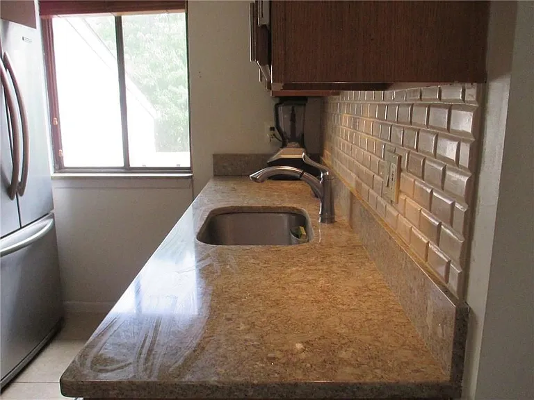 74 Park Gate Dr — Photo 9