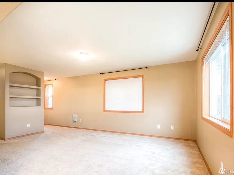 1016 73rd Dr SE — Photo 3