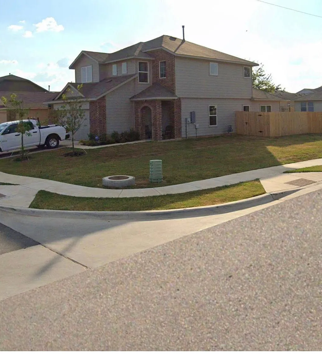 3 bed, 2.5 bath, 1795 sqft, $2,300 — Photo 2