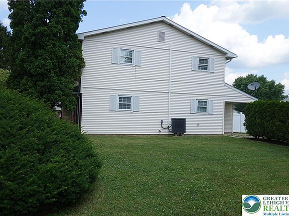 3rd image of 2754 Suzanne Way