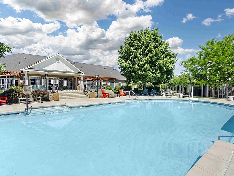 Resort-Style Pool