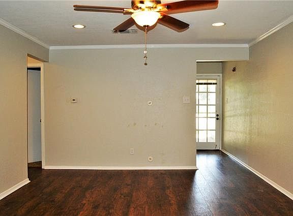 5th image of 820 SW Hillside Dr