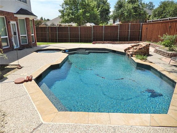 2nd image of 5405 Hill Haven Ct