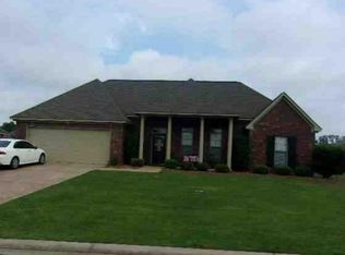 1103 Spanish Oak Dr, Pearl, MS 39208