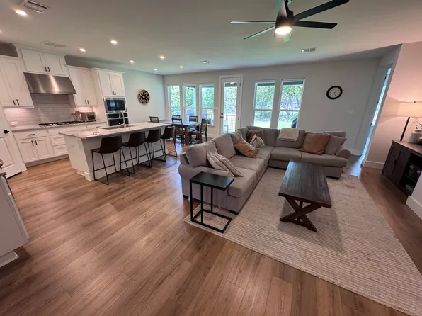 808 Dayridge Dr, Dripping Springs, TX 78620
