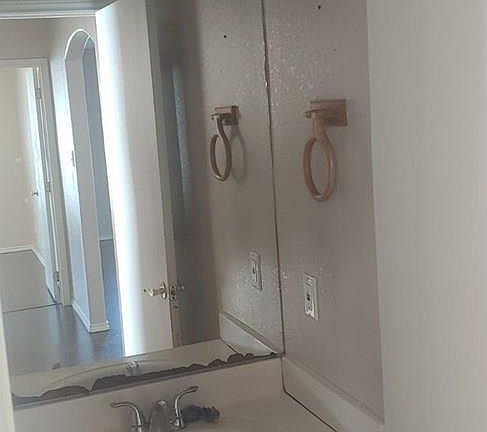 5th image of 6052 Maravillas River St