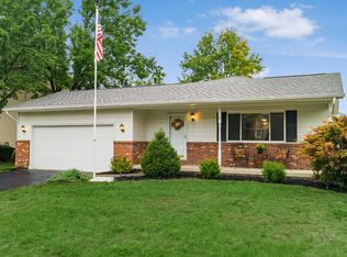 2732 Woodgrove Dr, Grove City, OH 43123