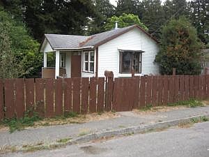 1st image of 2357 Redwood St