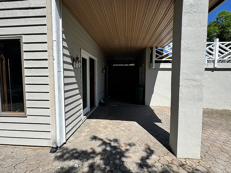 483 Clawson St — Photo 13