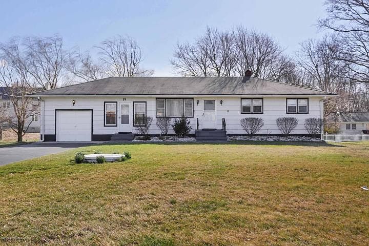1st image of 19 Church Ln