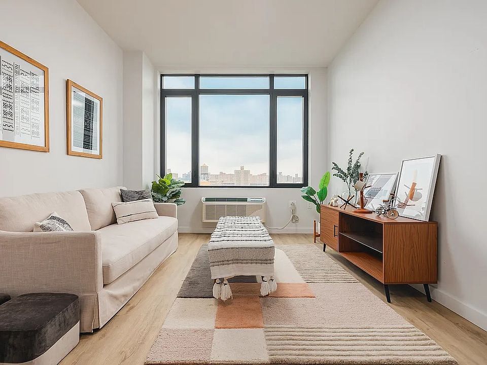 1st image of 276 Grand Concourse APT 909