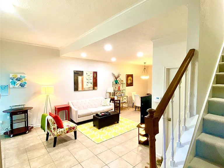 7350 Kirby Dr #2 — Photo 3