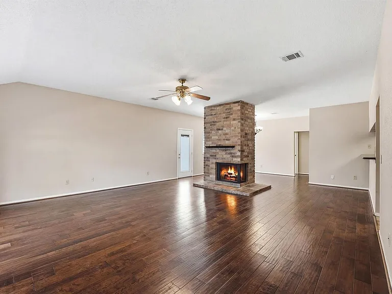 17219 Kettle Creek Dr — Photo 5
