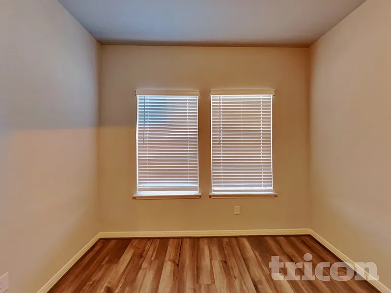 5616 Luna Pass — Photo 13