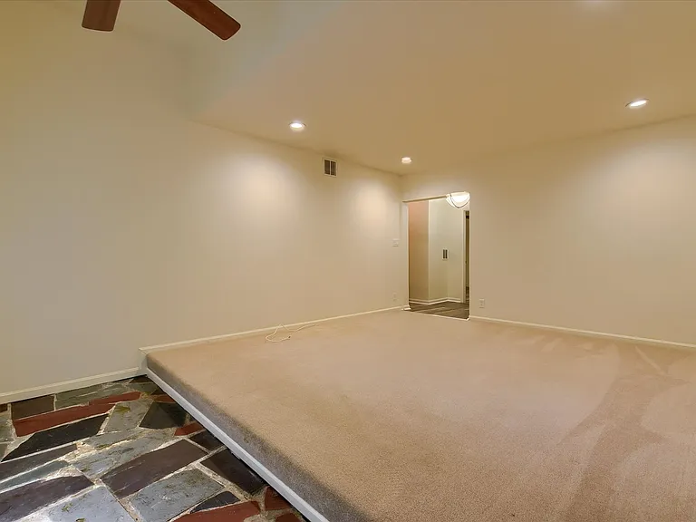 2 Stone Spring Ln #6 — Photo 20