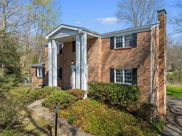 201 Bradford Park Rd, Baden, PA 15005