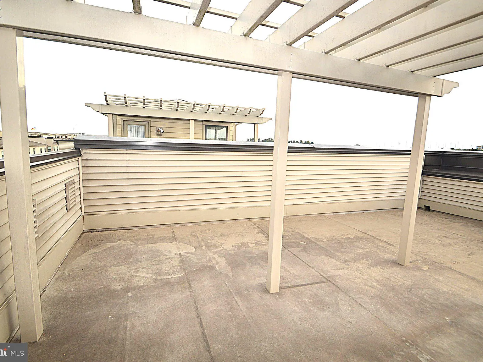 Sm One Loudoun Condo — Photo 4