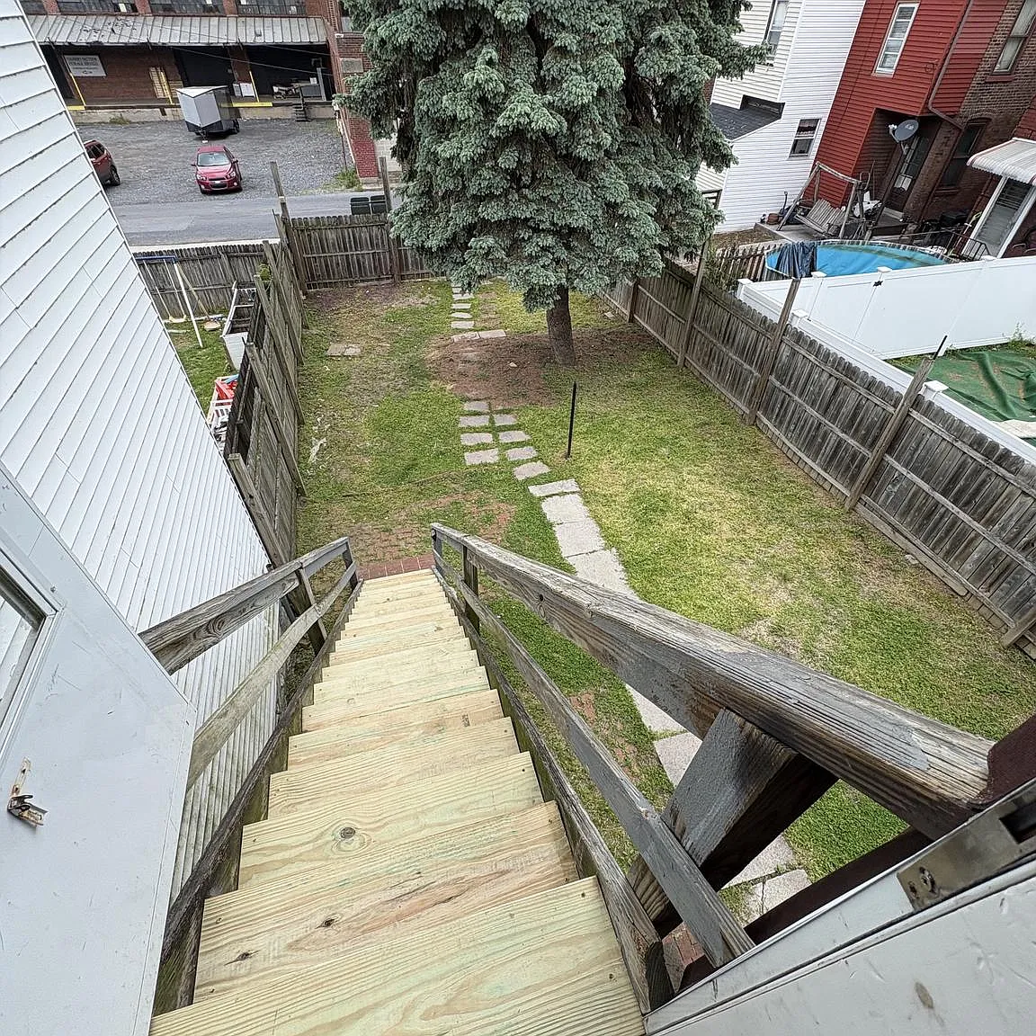 3 bed, 1.0 bath, 1998 sqft, $1,450 — Photo 3