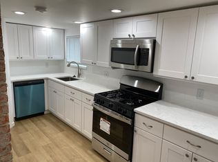 311 N 43rd St APT 2, Seattle, WA 98103