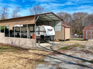 202 Eva Beach Dr, Eva, TN 38333