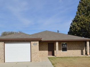603 8th St, Plains, TX 79355