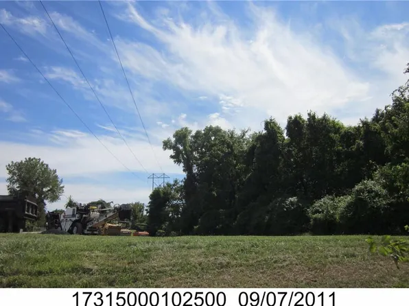 1409 NE Russell Rd, Kansas City, MO 64116