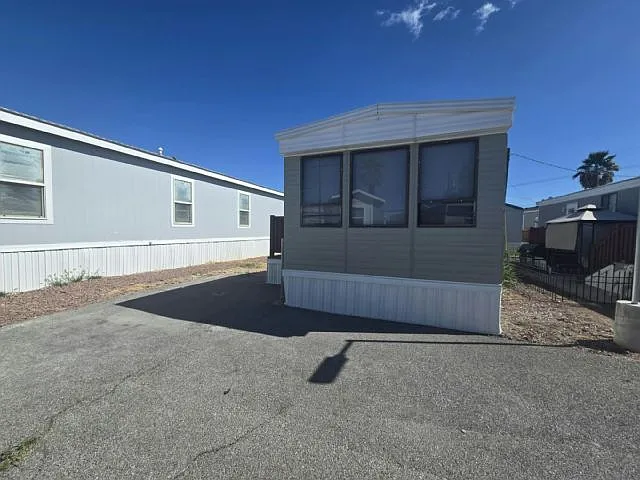 2537 Las Vegas Blvd N #75