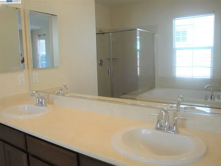3323 Vittoria Loop — Photo 10