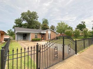 226 Howard Dr, Memphis, TN 38109