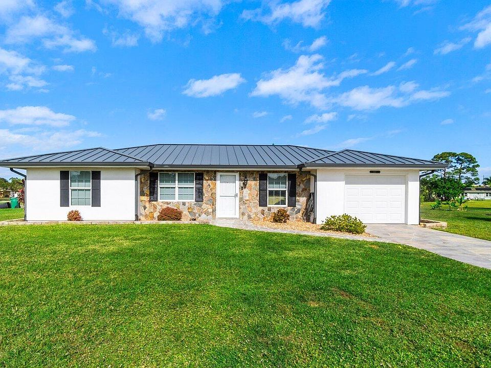 1st image of 1697 SE Lyngate Drive