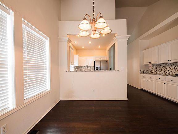5th image of 1568 NE Parkside Dr