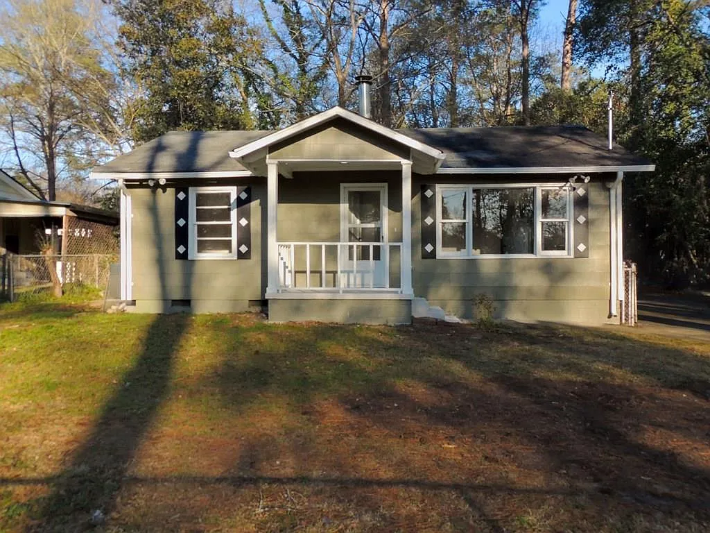 2218 Avalon Rd photo 1
