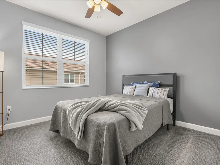 661 Hangnest Ln — Photo 23