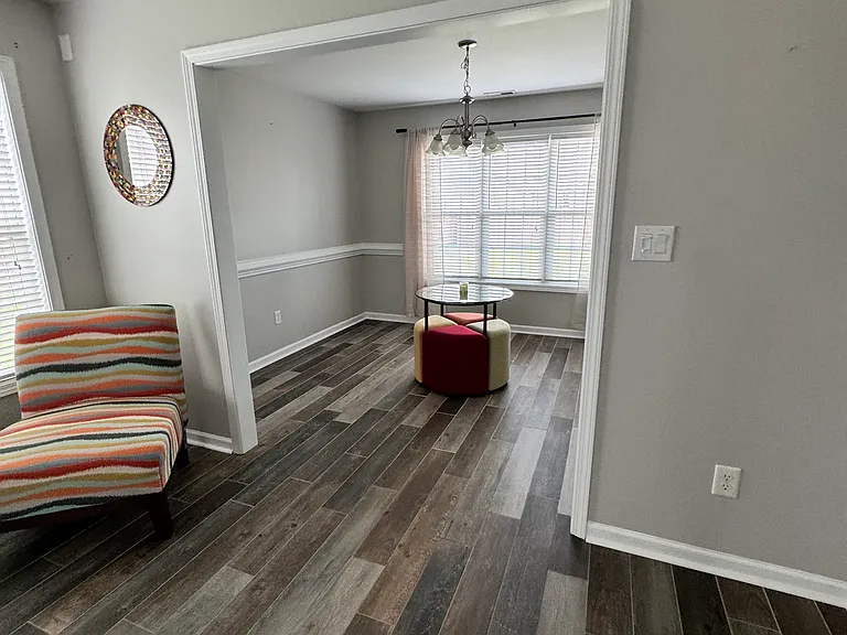 207 Bennington Dr — Photo 23