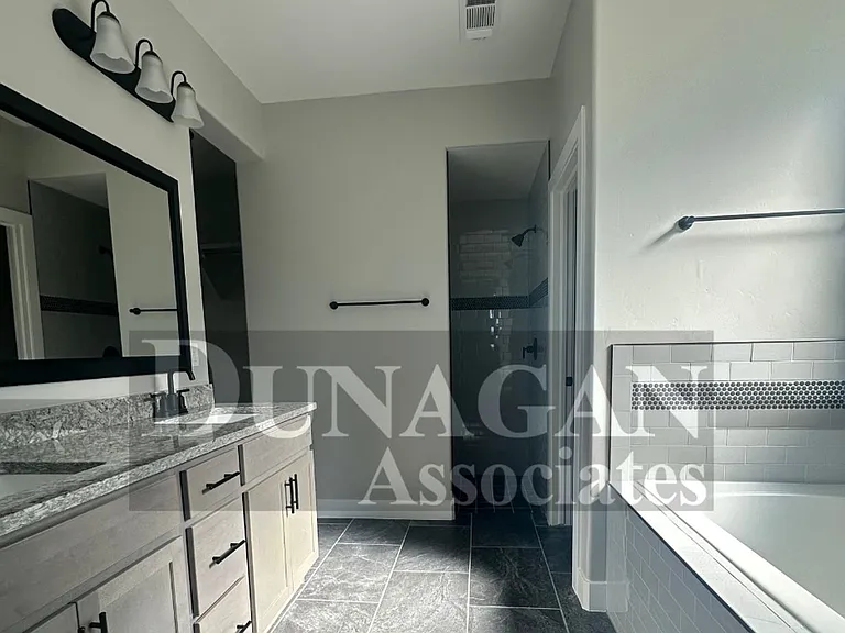 3723 Sapphire Dr — Photo 6